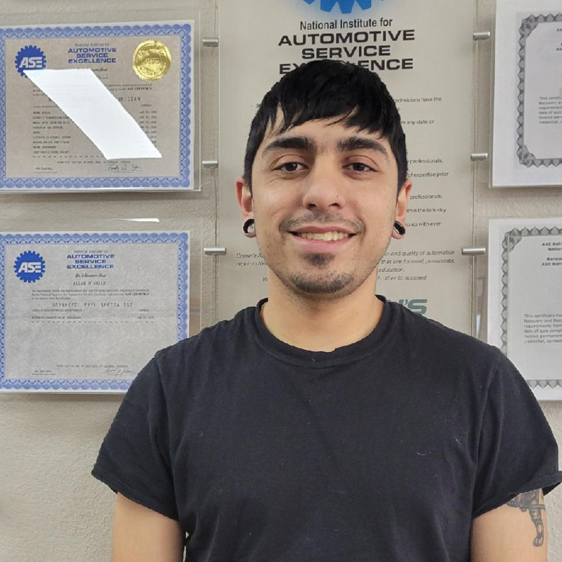 Mario Juarez General Service Tech - Brown’s Automotive Experts
